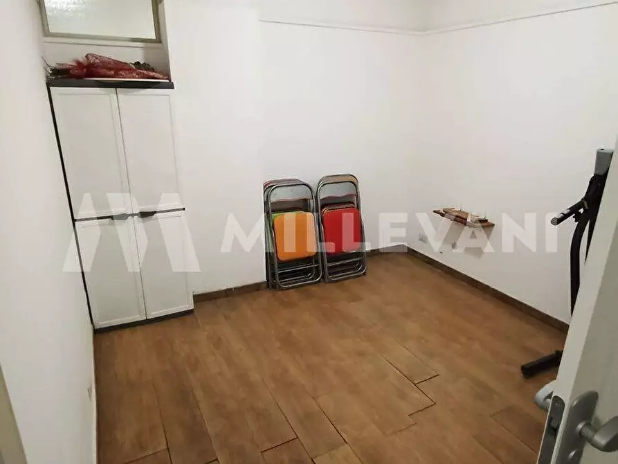 Immagine 11 di Locale commerciale in vendita  in Via Colombo a Scicli