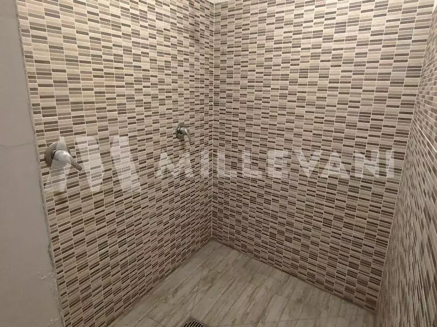 Immagine 16 di Locale commerciale in vendita  in Via Colombo a Scicli