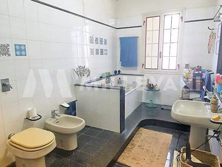 Immagine 21 di Villa in vendita  in Via M. L. King a Ispica