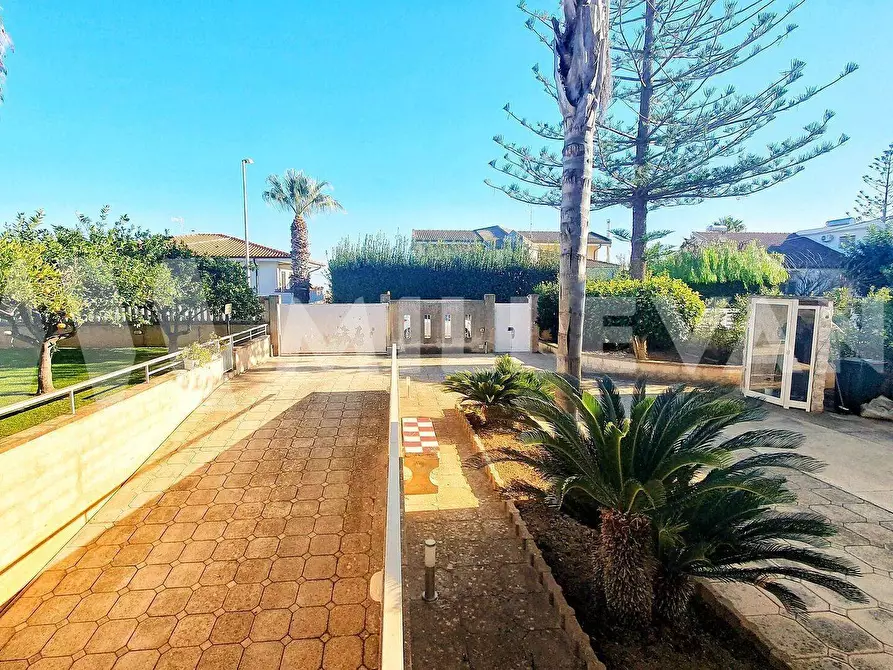 Immagine 23 di Villa in vendita  in Via M. L. King a Ispica