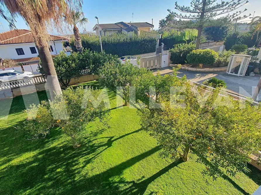 Immagine 27 di Villa in vendita  in Via M. L. King a Ispica