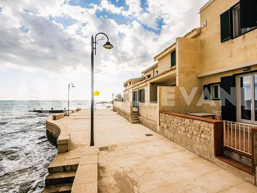 Immagine 2 di Casa indipendente in vendita  in Via Miramare a Scicli