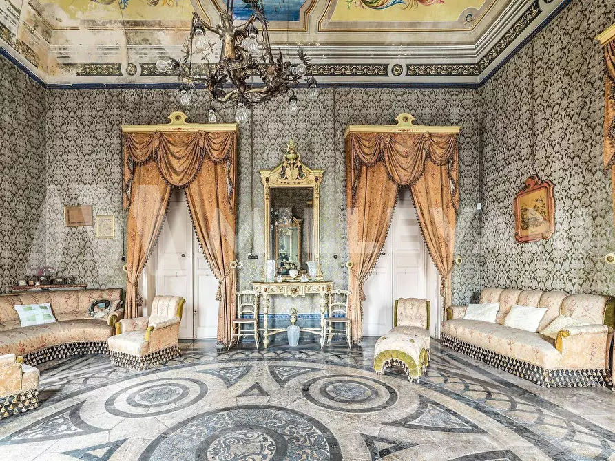 Immagine 9 di Albergo/B&B/Residence in vendita  in Via La Marmora a Vittoria