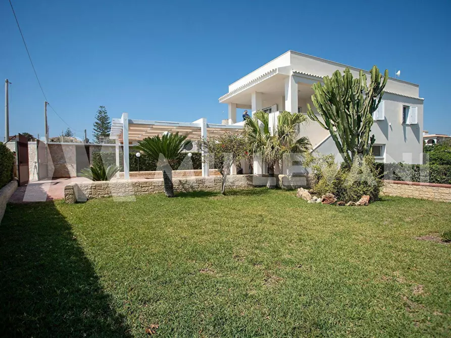 Immagine 4 di Villa in vendita  in San Lorenzo strada IV a Noto