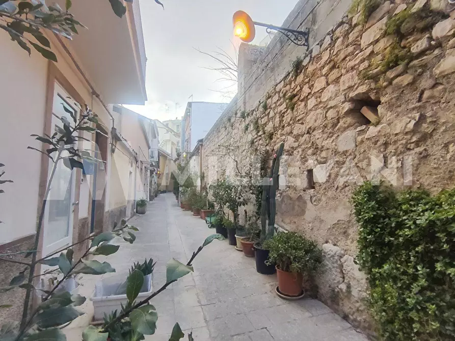 Immagine 1 di Casa indipendente in vendita  a Ragusa