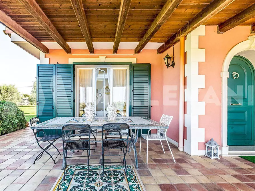 Immagine 15 di Villa in vendita  a Modica