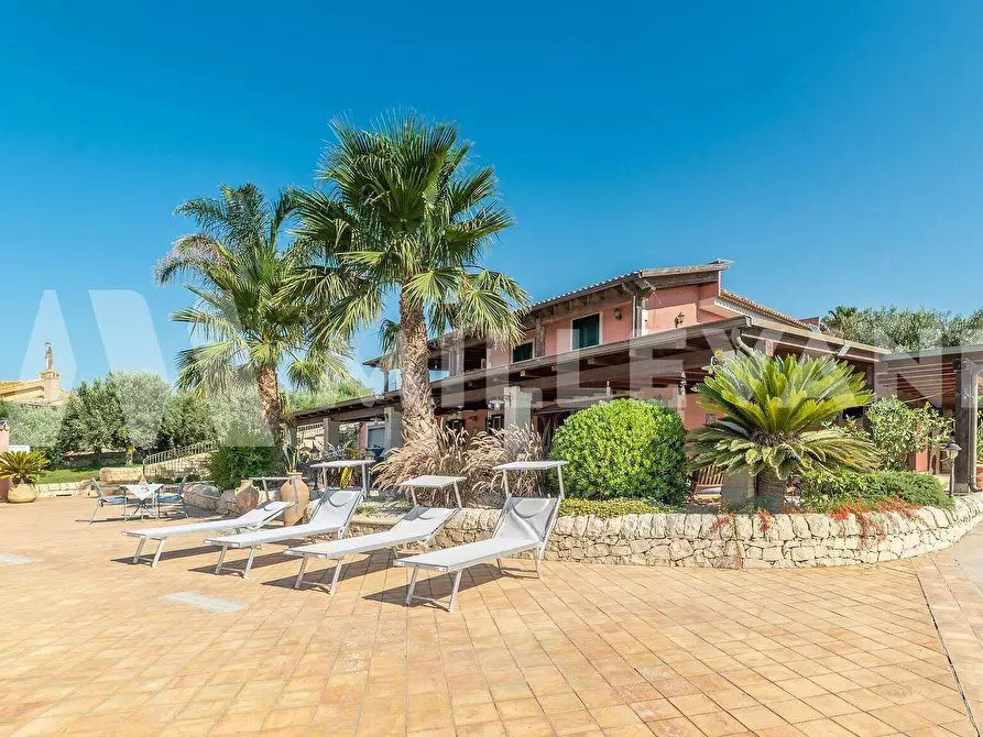 Immagine 34 di Villa in vendita  a Modica