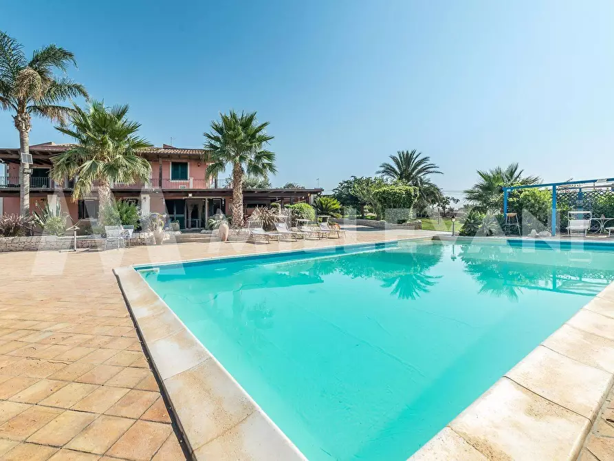 Immagine 35 di Villa in vendita  a Modica