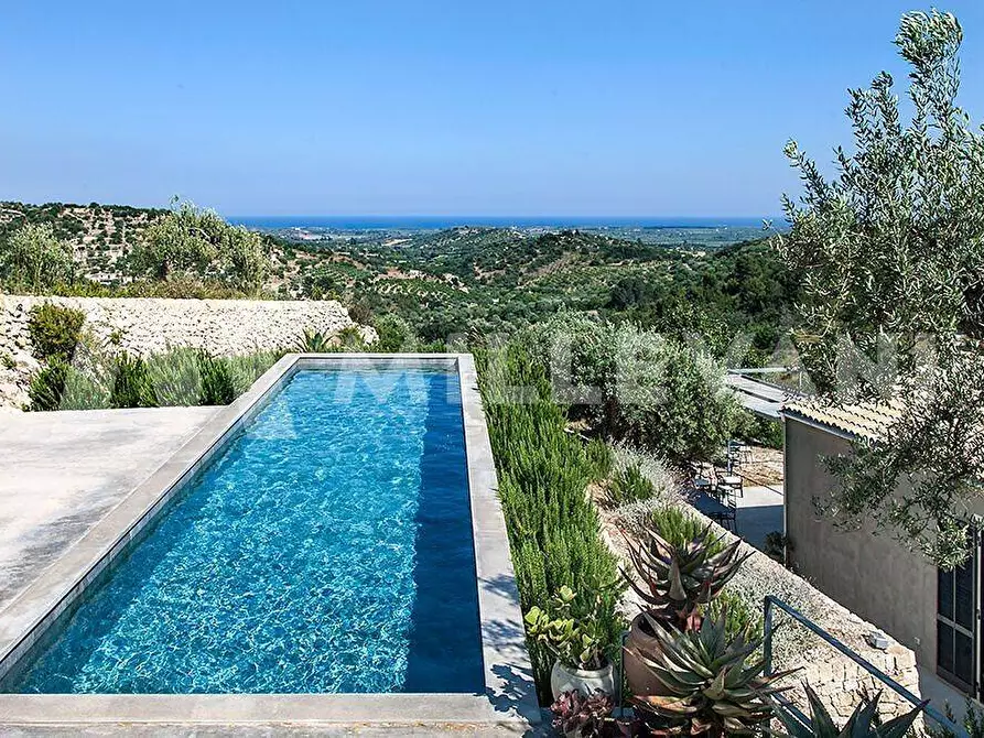 Immagine 14 di Villa in vendita  in Contrada Portelle a Noto