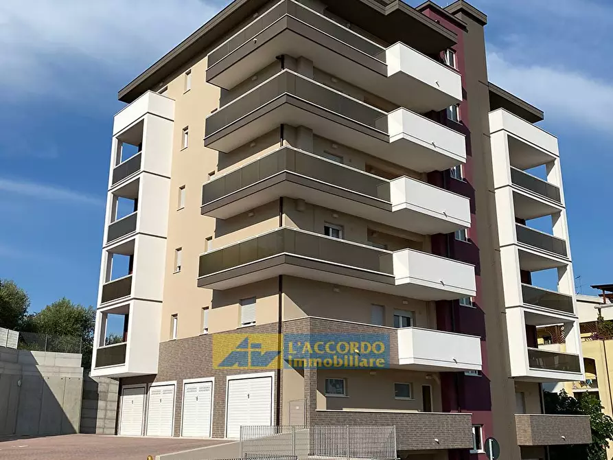 Immagine 3 di Appartamento in vendita  a Chieti