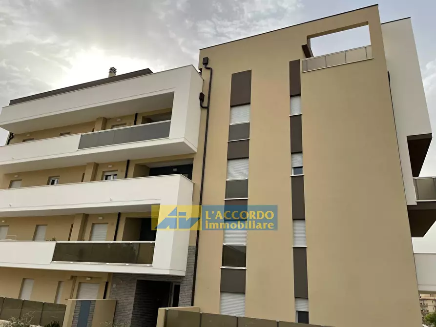 Immagine 2 di Appartamento in vendita  a Chieti