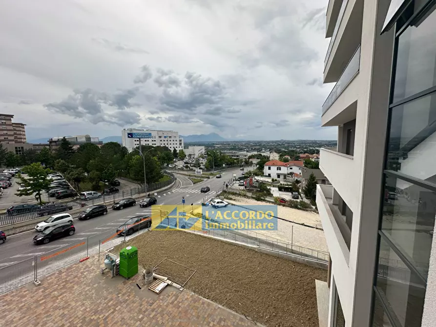 Immagine 27 di Locale commerciale in vendita  in VIA DEI VESTINI 70 a Chieti