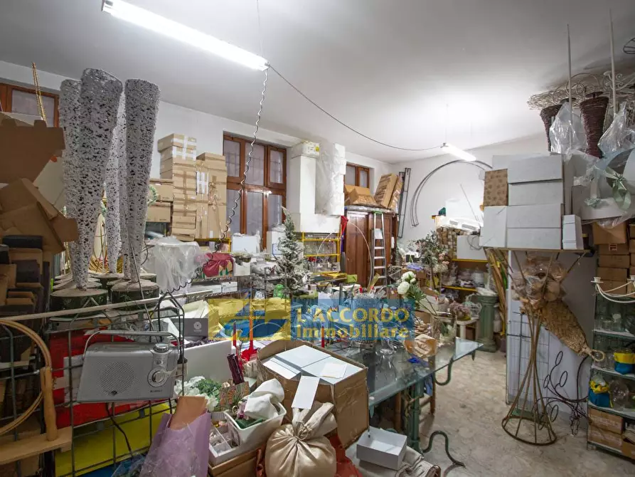 Immagine 9 di Locale commerciale in vendita  in via Della Liberazione 142 a Chieti