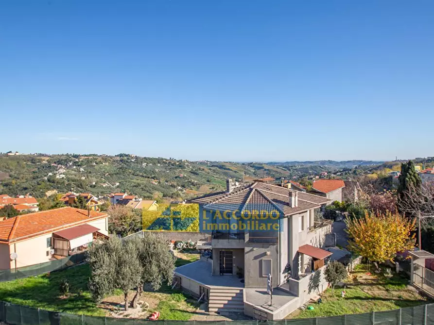 Immagine 24 di Appartamento in vendita  in via Picena 177 a Chieti