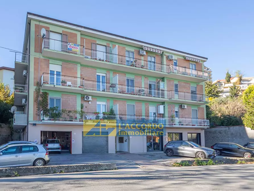 Immagine 27 di Appartamento in vendita  in via Picena 177 a Chieti