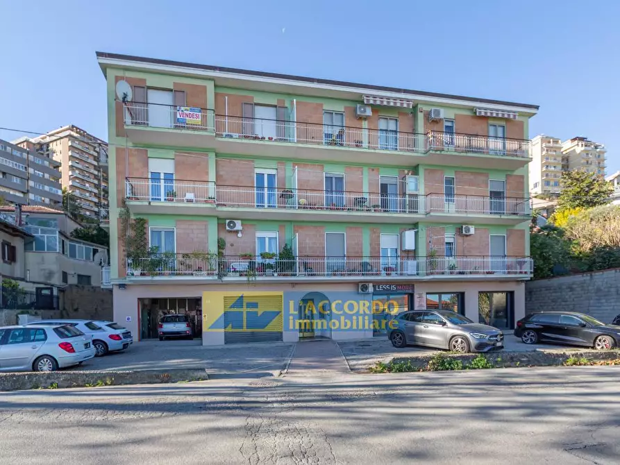 Immagine 28 di Appartamento in vendita  in via Picena 177 a Chieti