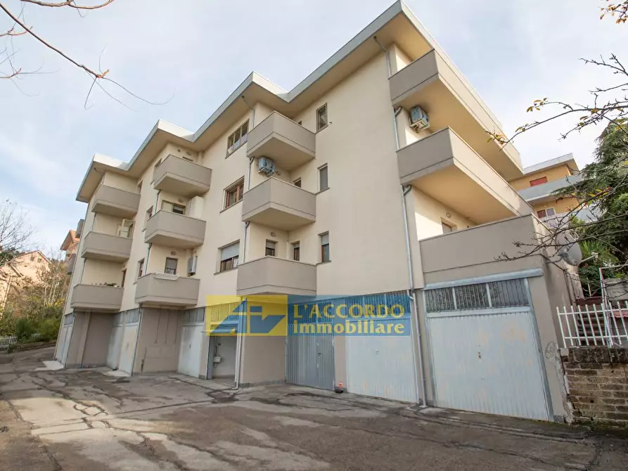 Immagine 26 di Appartamento in vendita  in via Dei Frentani 121 a Chieti