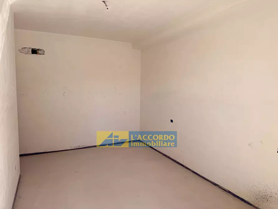 Immagine 11 di Locale commerciale in vendita  in VIA COLONNETTA 19 a Chieti