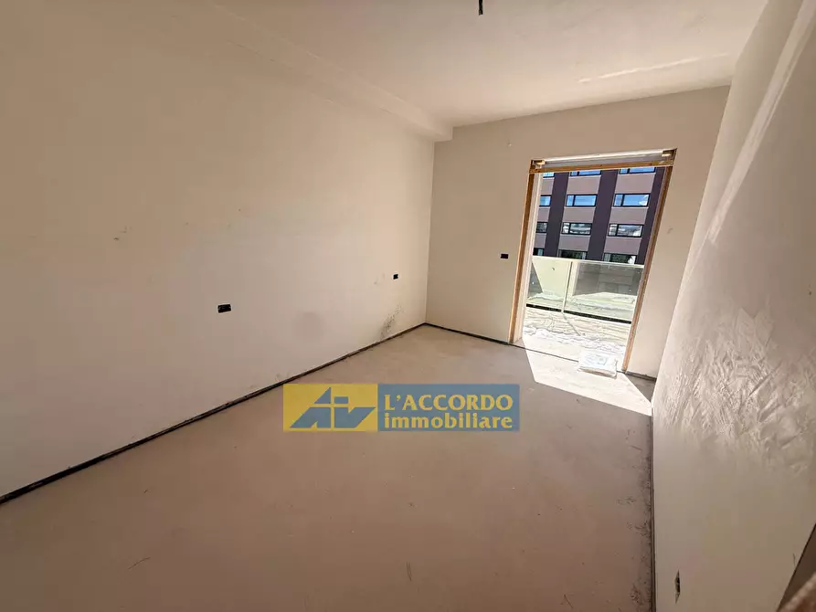 Immagine 15 di Locale commerciale in vendita  in VIA COLONNETTA 19 a Chieti