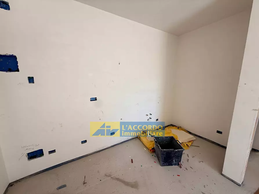 Immagine 17 di Locale commerciale in vendita  in VIA COLONNETTA 19 a Chieti