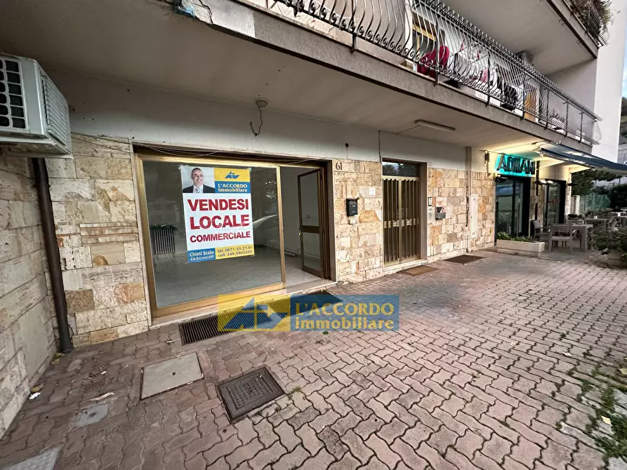Immagine 4 di Locale commerciale in vendita  in via bellini 61 a Chieti