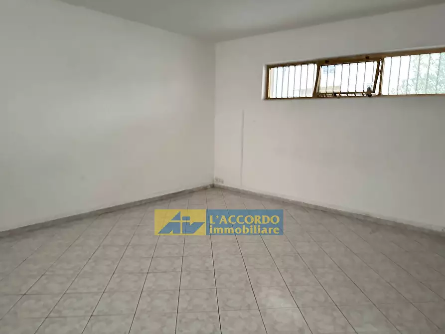 Immagine 7 di Locale commerciale in vendita  in via bellini 61 a Chieti