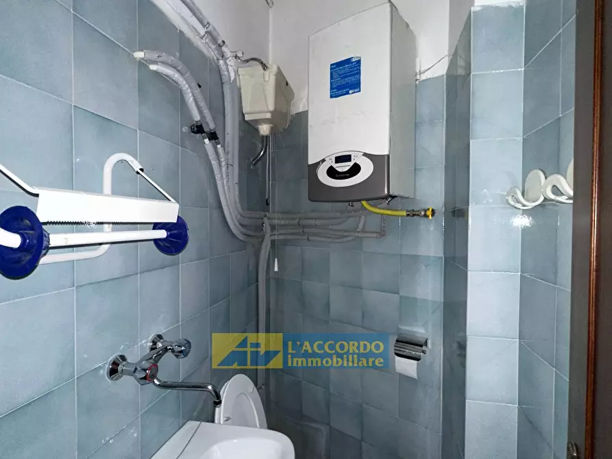 Immagine 19 di Locale commerciale in vendita  in via bellini 61 a Chieti