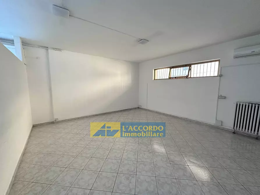 Immagine 12 di Locale commerciale in vendita  in via bellini 61 a Chieti