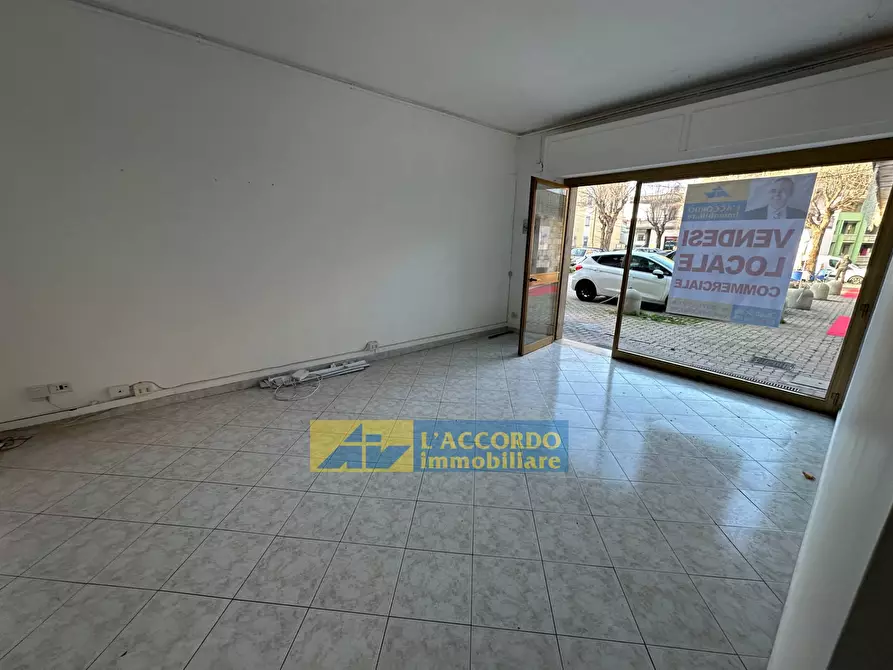 Immagine 3 di Locale commerciale in vendita  in via bellini 61 a Chieti
