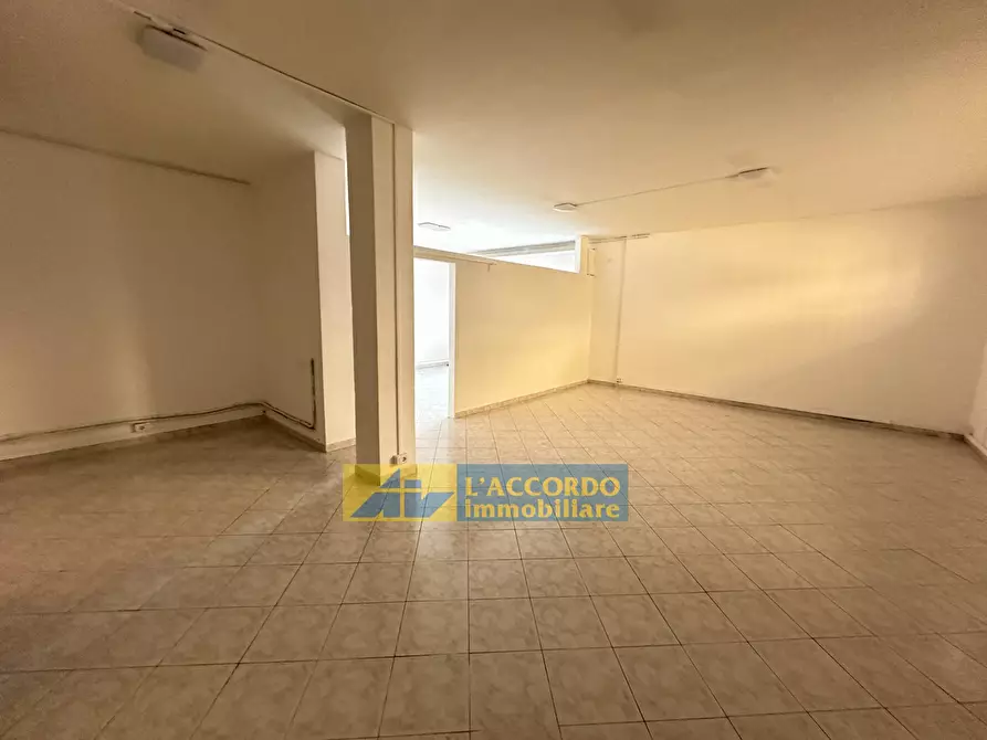 Immagine 8 di Locale commerciale in vendita  in via bellini 61 a Chieti