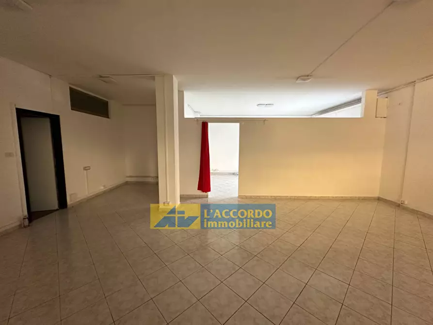Immagine 2 di Locale commerciale in vendita  in via bellini 61 a Chieti