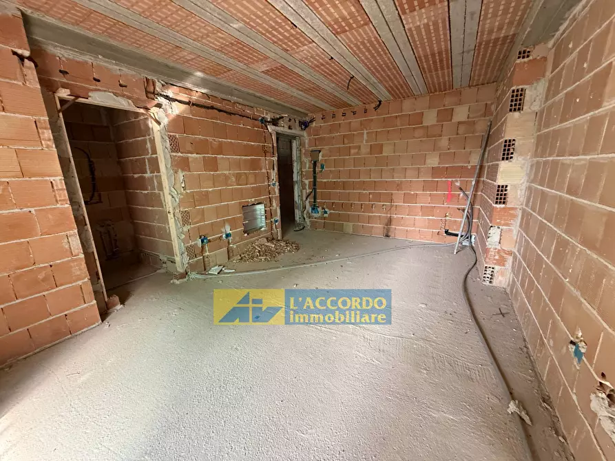 Immagine 16 di Locale commerciale in vendita  in VIA COLONNETTA 19 a Chieti