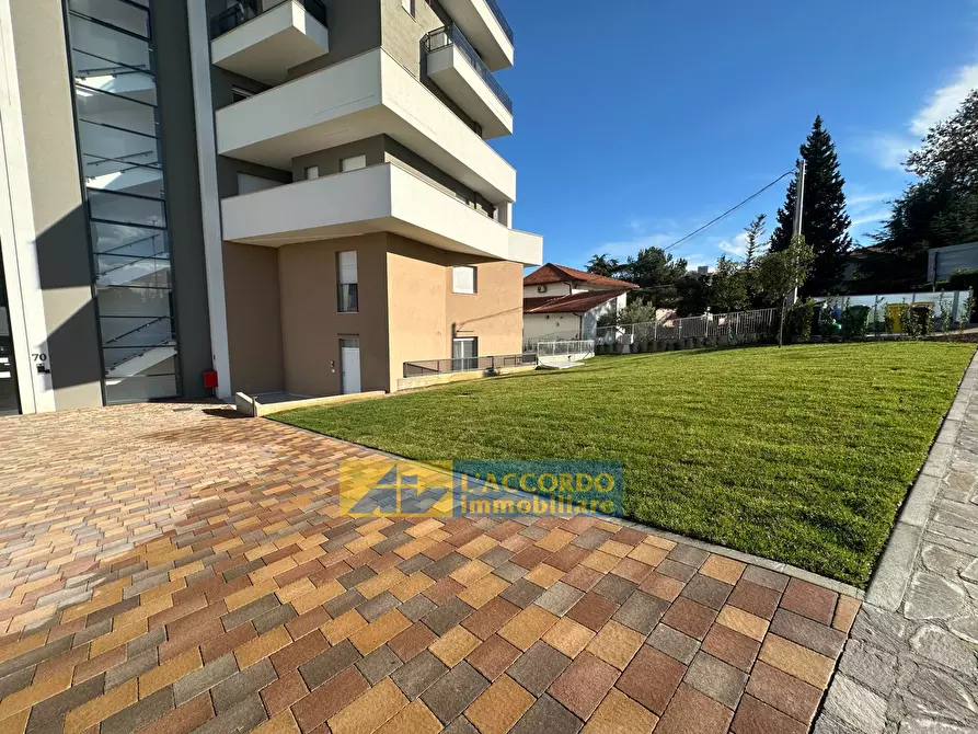 Immagine 3 di Locale commerciale in affitto  in VIA DEI VESTINI 71 a Chieti