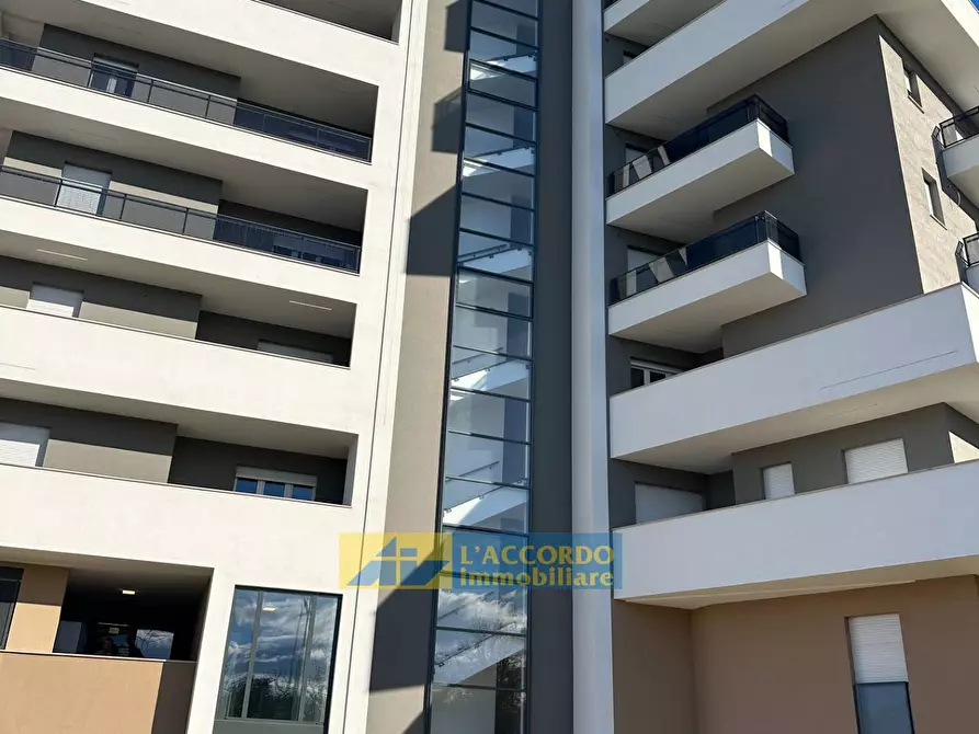 Immagine 2 di Locale commerciale in affitto  in VIA DEI VESTINI 71 a Chieti