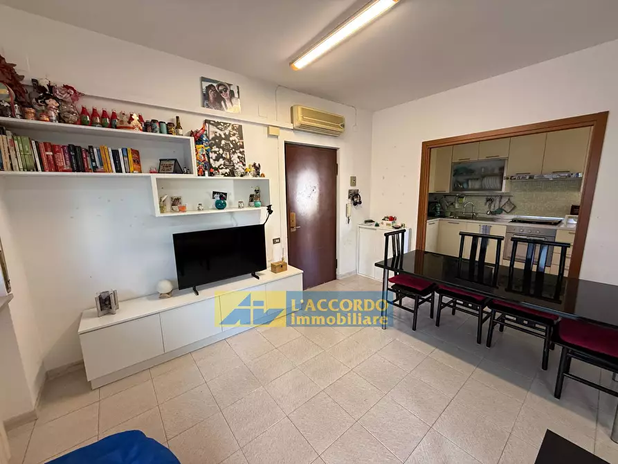 Immagine 6 di Appartamento in vendita  in VIA SCARAVIGLIA a Chieti