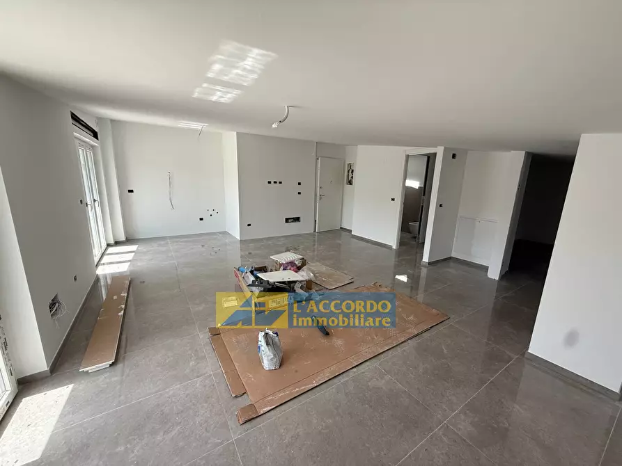 Immagine 5 di Locale commerciale in vendita  in VIA DEI VESTINI 70 a Chieti