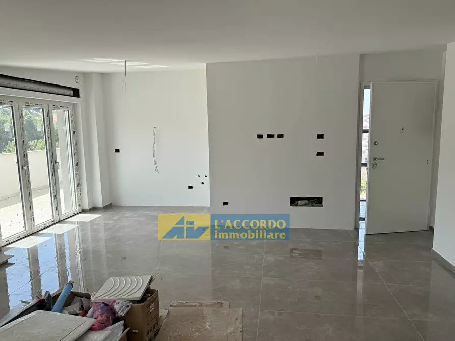 Immagine 22 di Locale commerciale in vendita  in VIA DEI VESTINI 70 a Chieti