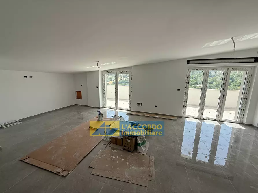 Immagine 25 di Locale commerciale in vendita  in VIA DEI VESTINI 70 a Chieti