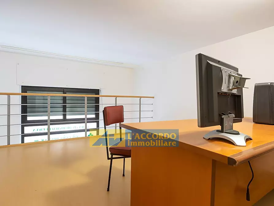 Immagine 13 di Attività commerciale in vendita  in via Priscilla 11 a Chieti