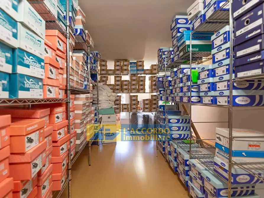 Immagine 10 di Attività commerciale in vendita  in via Priscilla 11 a Chieti