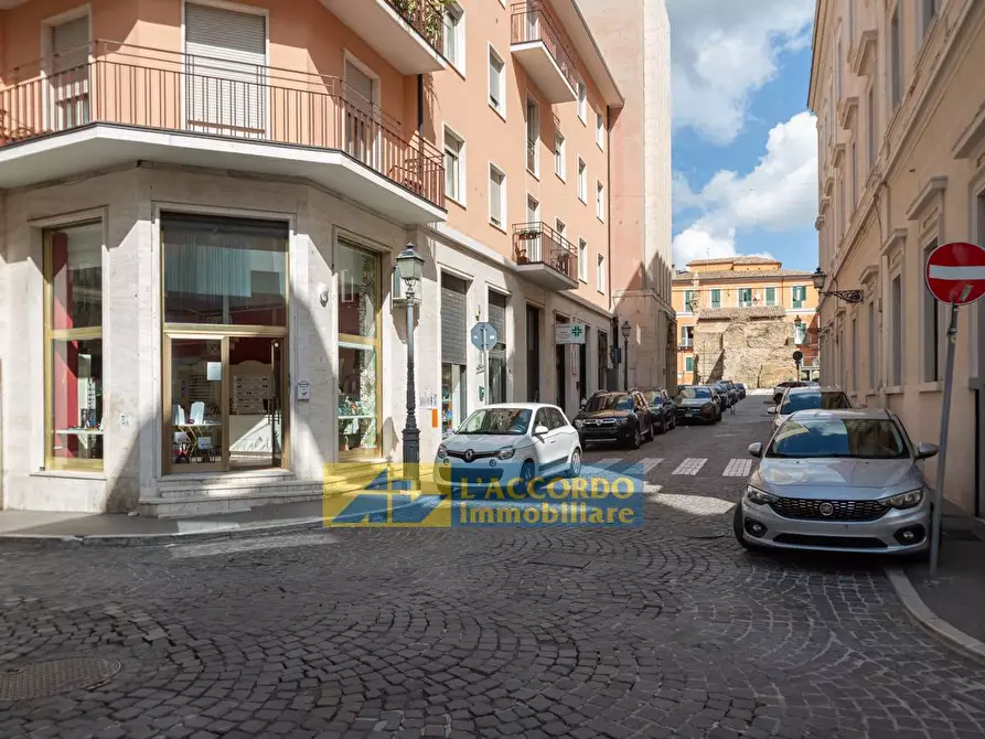Immagine 20 di Attività commerciale in vendita  in via Priscilla 11 a Chieti