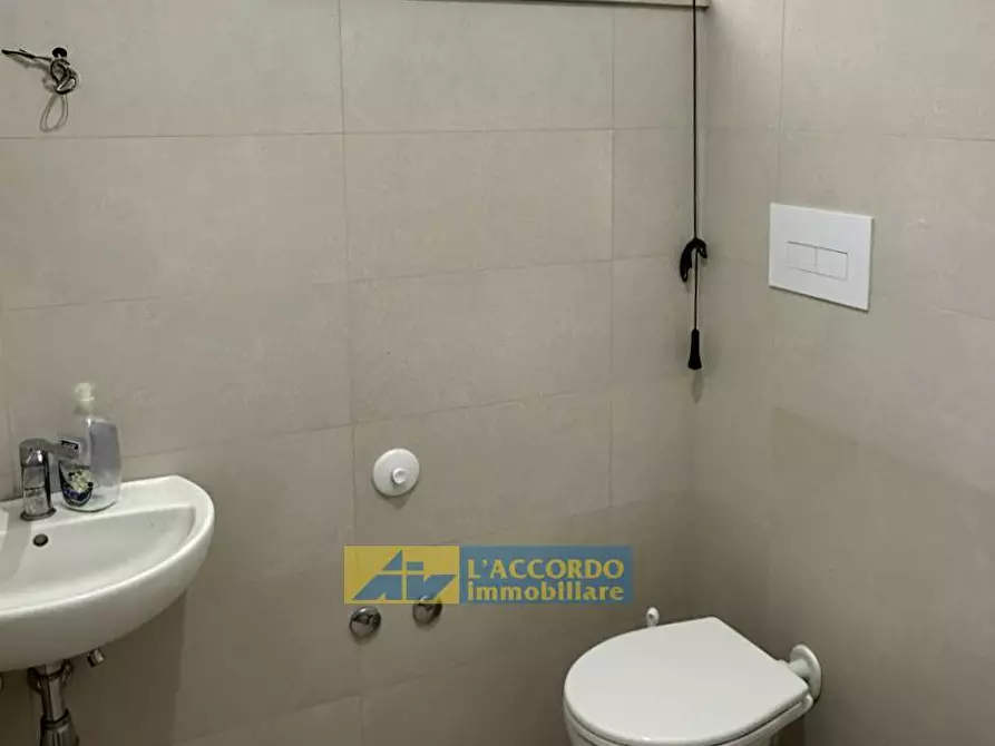 Immagine 6 di Ufficio in vendita  in via Sulmona 5/B a Chieti