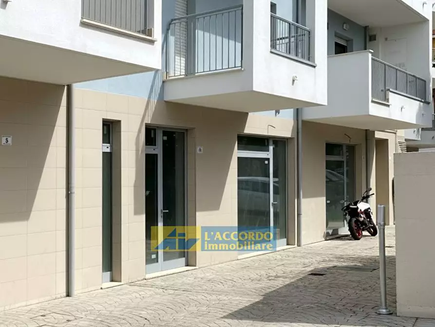 Immagine 15 di Ufficio in vendita  in via Sulmona 5/B a Chieti