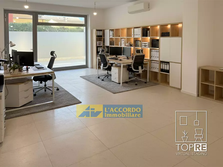 Immagine 1 di Ufficio in vendita  in via Sulmona 5/B a Chieti