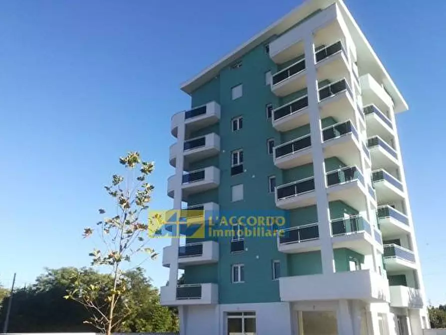 Immagine 4 di Box auto in vendita  in VIALE DELL'UNITA' D'ITALIA a Chieti