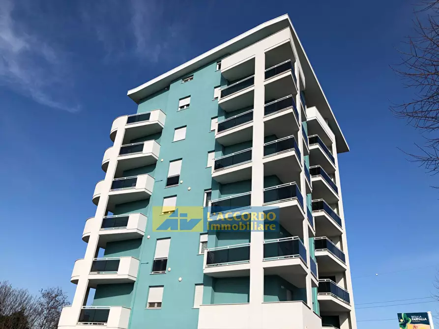 Immagine 11 di Box auto in vendita  in VIALE DELL'UNITA' D'ITALIA a Chieti