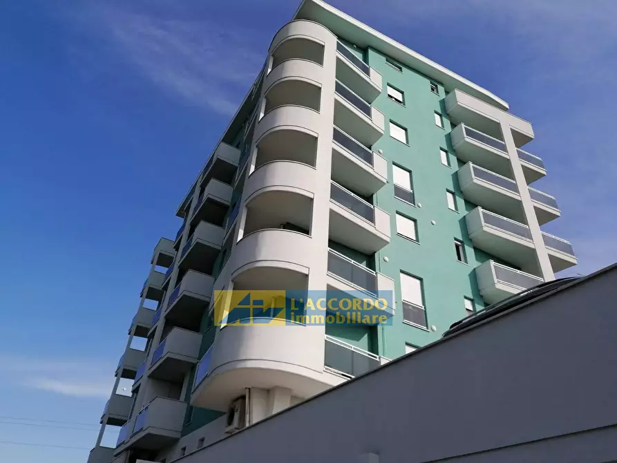 Immagine 9 di Box auto in vendita  in VIALE DELL'UNITA' D'ITALIA a Chieti