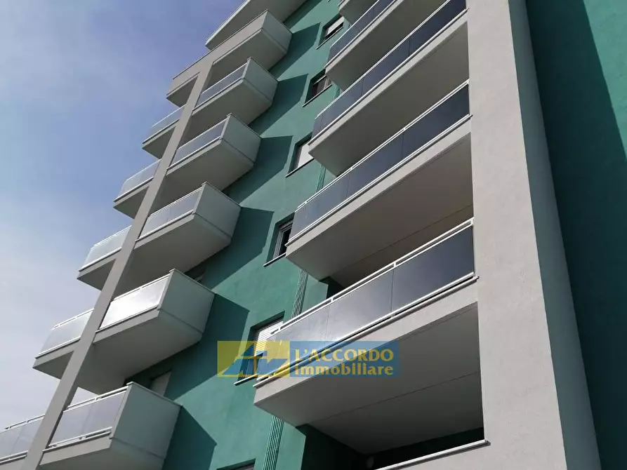 Immagine 12 di Box auto in vendita  in VIALE DELL'UNITA' D'ITALIA a Chieti