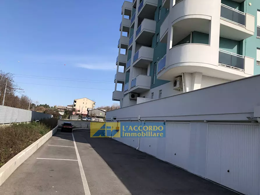 Immagine 7 di Box auto in vendita  in VIALE DELL'UNITA' D'ITALIA a Chieti