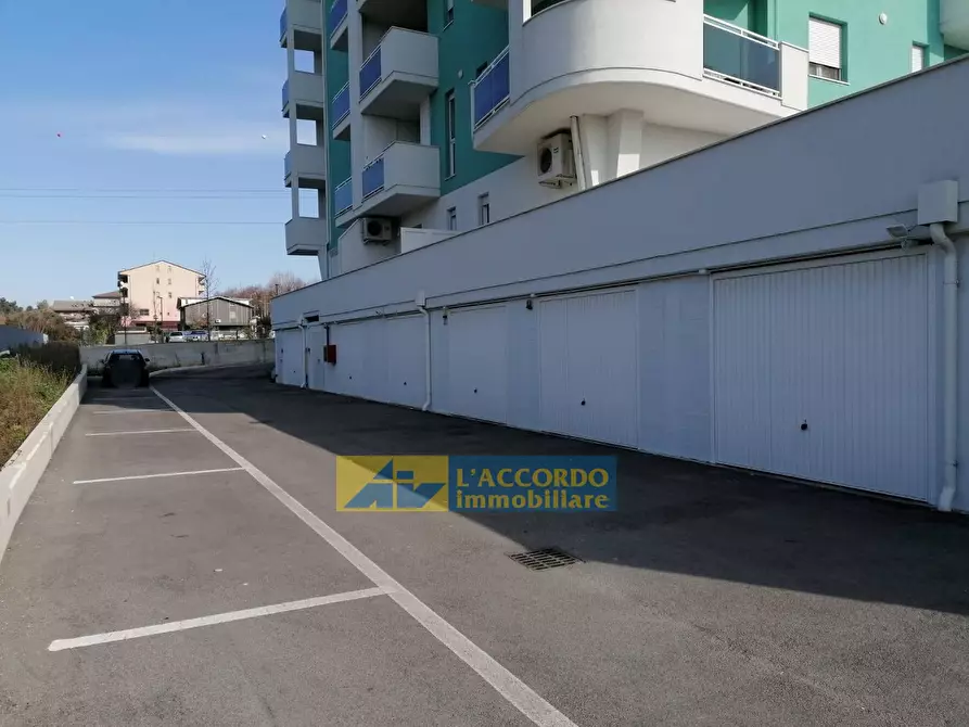 Immagine 6 di Box auto in vendita  in VIALE DELL'UNITA' D'ITALIA a Chieti